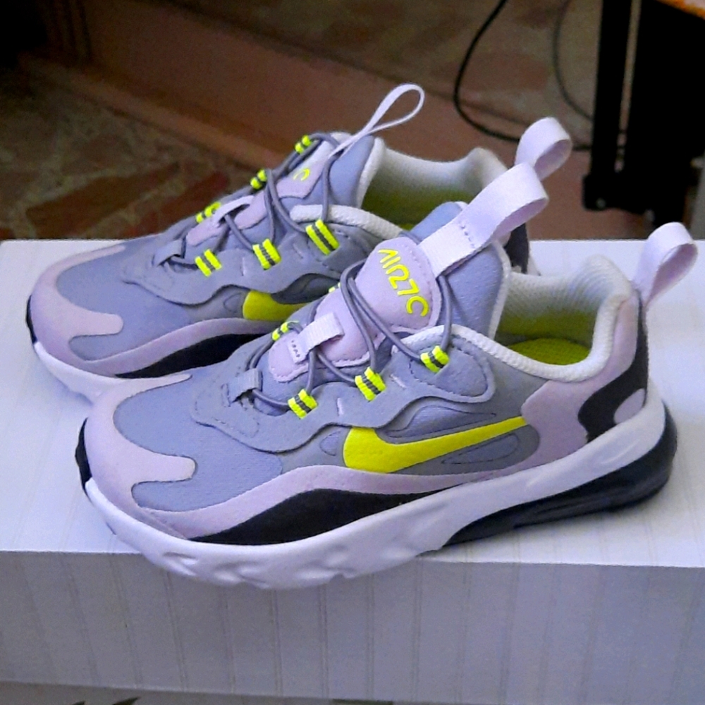 BRAND NEW IN BOX!! NIKE AIR MAX270